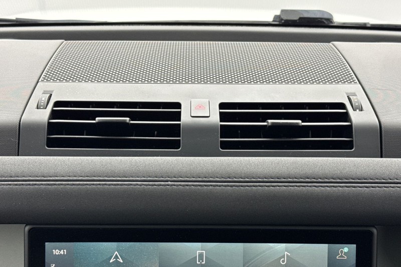 2022 (72) LAND ROVER DEFENDER 3.0 D300 X-Dynamic SE 110 5dr Auto 5048504