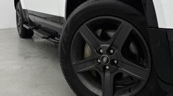 2022 (72) LAND ROVER DEFENDER 3.0 D300 X-Dynamic SE 110 5dr Auto 5048511