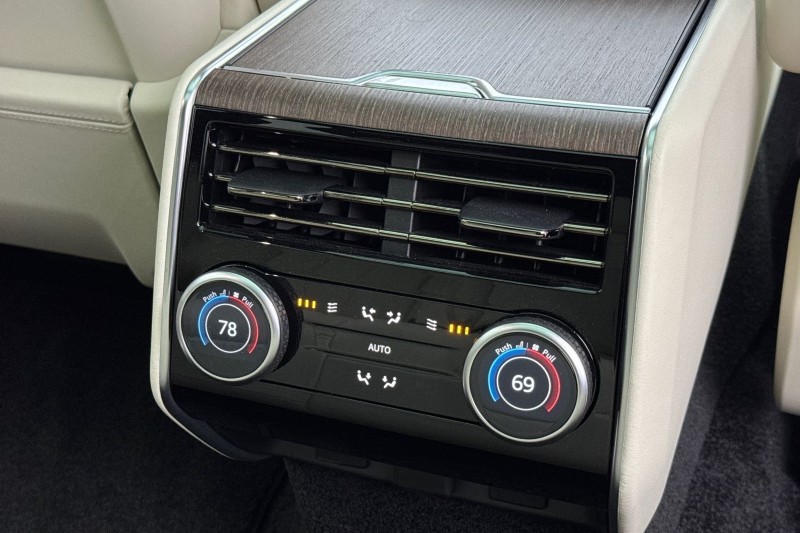 2024 (74) LAND ROVER RANGE ROVER 3.0 P460e Autobiography LWB 4dr Auto 5030321