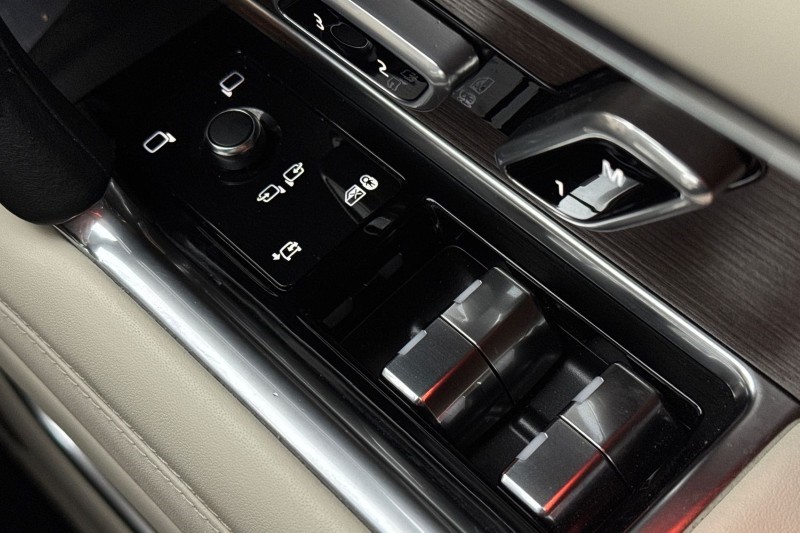 2024 (74) LAND ROVER RANGE ROVER 3.0 P460e Autobiography LWB 4dr Auto 5030326