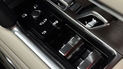 2024 (74) LAND ROVER RANGE ROVER 3.0 P460e Autobiography LWB 4dr Auto 5030326