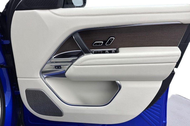 2024 (74) LAND ROVER RANGE ROVER 3.0 P460e Autobiography LWB 4dr Auto 5030325