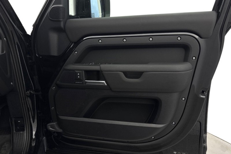 2024 (74) LAND ROVER DEFENDER 3.0 D350 Outbound 130 5dr Auto 5006228