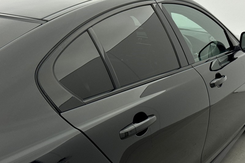 2021 (21) JAGUAR XE 2.0 P250 R-Dynamic Black 4dr Auto 5008874