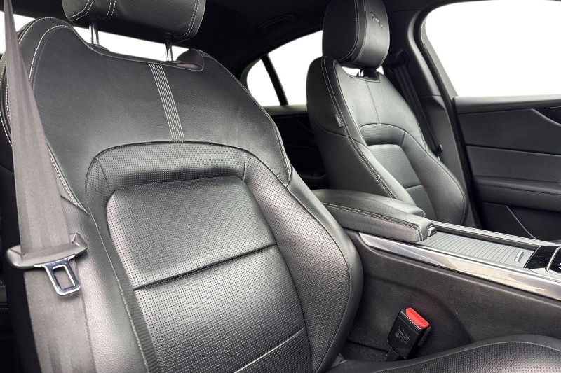 2021 (21) JAGUAR XE 2.0 P250 R-Dynamic Black 4dr Auto 5008853