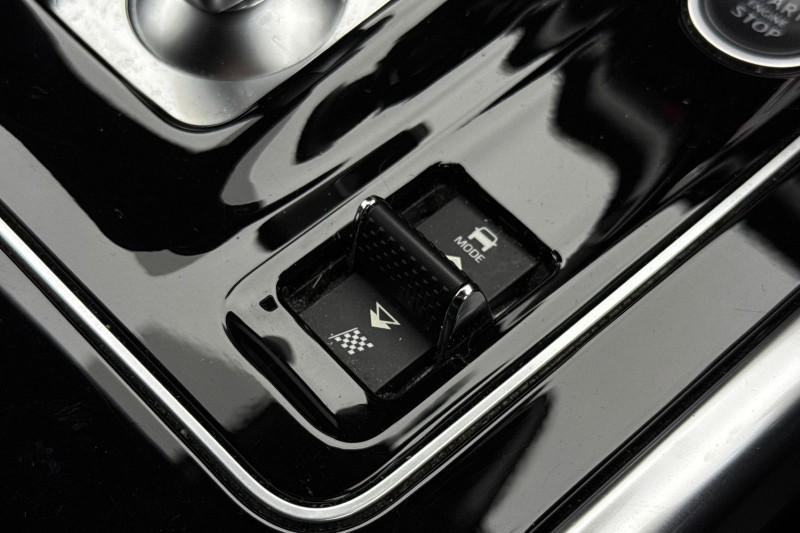 2021 (21) JAGUAR XE 2.0 P250 R-Dynamic Black 4dr Auto 5008859