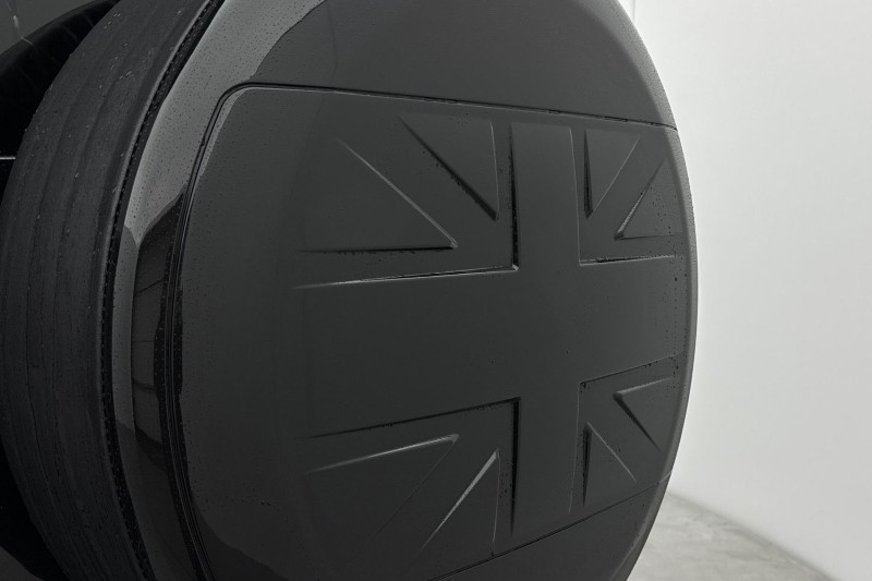 2023 (73) LAND ROVER DEFENDER 2.0 P300 X-Dynamic SE 90 3dr Auto 5036125