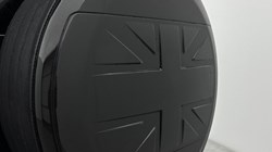 2023 (73) LAND ROVER DEFENDER 2.0 P300 X-Dynamic SE 90 3dr Auto 5036125