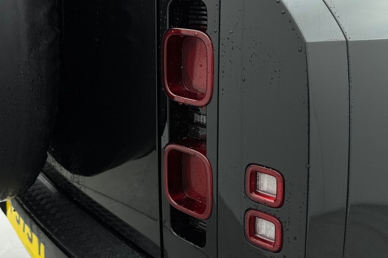 2023 (73) LAND ROVER DEFENDER 2.0 P300 X-Dynamic SE 90 3dr Auto 5036126