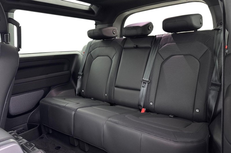 2023 (73) LAND ROVER DEFENDER 2.0 P300 X-Dynamic SE 90 3dr Auto 5036088