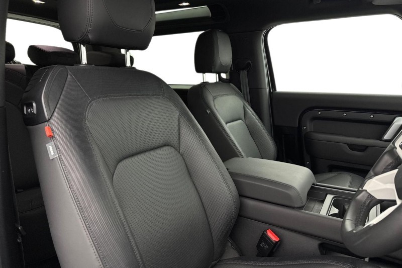 2023 (73) LAND ROVER DEFENDER 2.0 P300 X-Dynamic SE 90 3dr Auto 5036109