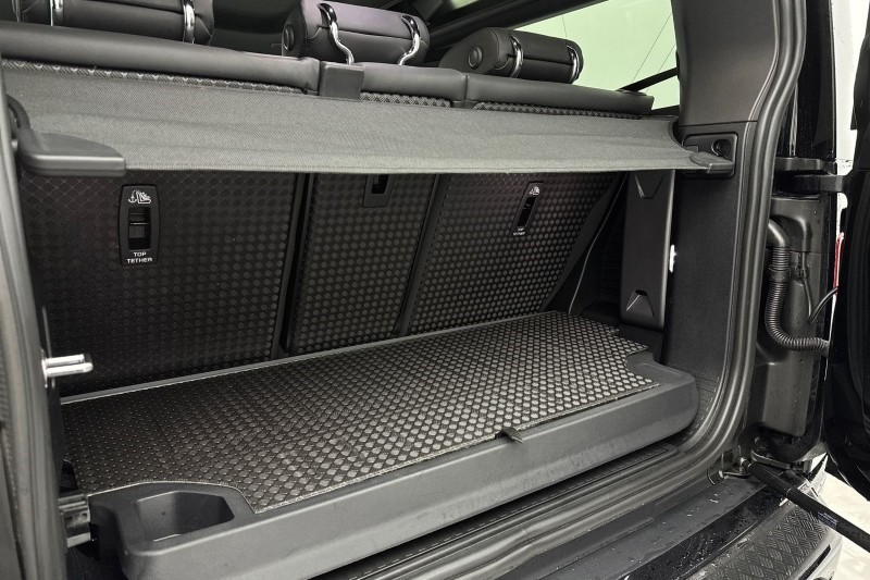 2023 (73) LAND ROVER DEFENDER 2.0 P300 X-Dynamic SE 90 3dr Auto 5036119