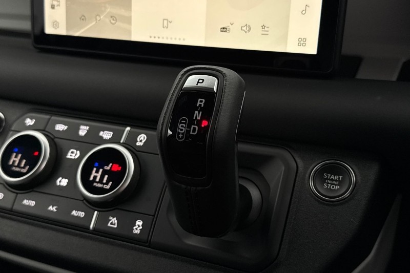 2023 (73) LAND ROVER DEFENDER 2.0 P300 X-Dynamic SE 90 3dr Auto 5036097