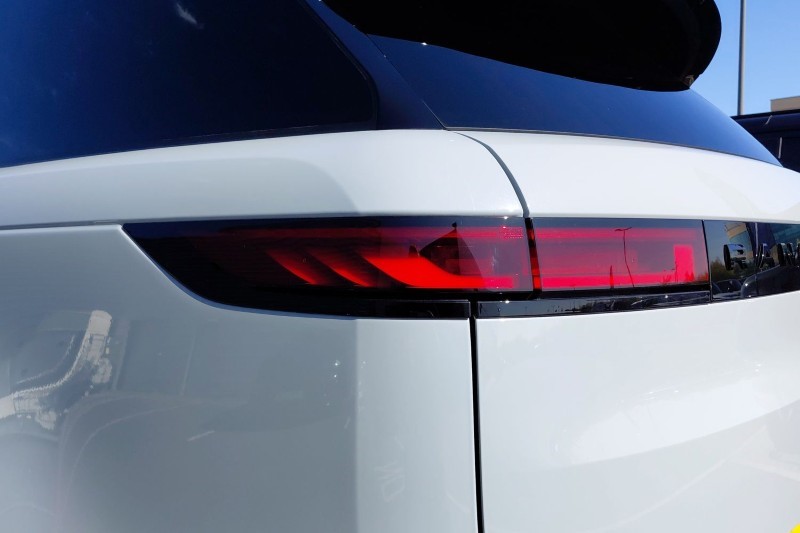 2026 (75) LAND ROVER RANGE ROVER SPORT 4.4 P635 V8 SV 5dr Auto 5332324