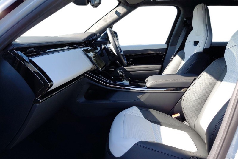 2026 (75) LAND ROVER RANGE ROVER SPORT 4.4 P635 V8 SV 5dr Auto 5332308