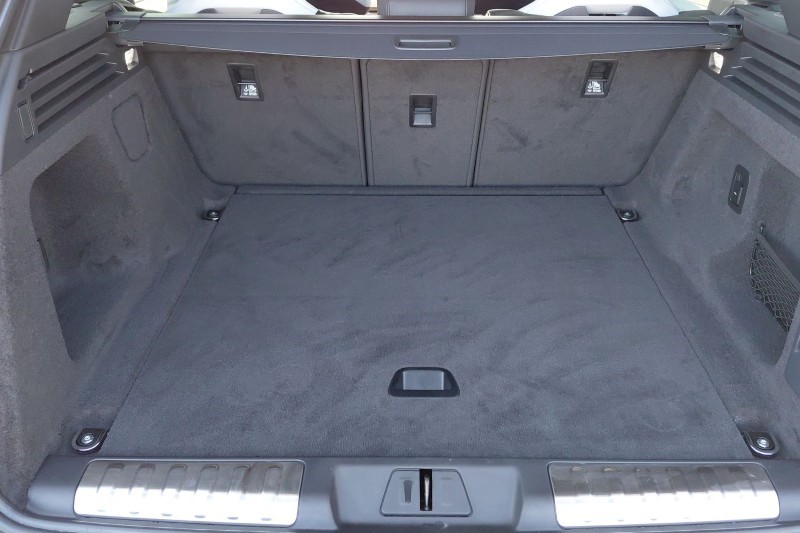 2026 (75) LAND ROVER RANGE ROVER SPORT 4.4 P635 V8 SV 5dr Auto 5332315