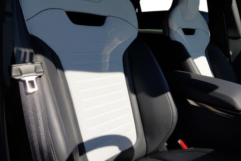 2026 (75) LAND ROVER RANGE ROVER SPORT 4.4 P635 V8 SV 5dr Auto 5332330