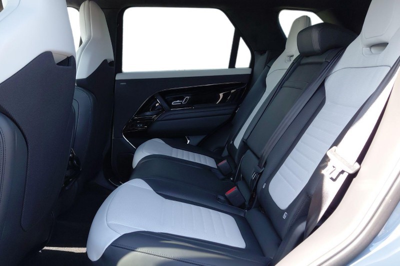 2026 (75) LAND ROVER RANGE ROVER SPORT 4.4 P635 V8 SV 5dr Auto 5332309