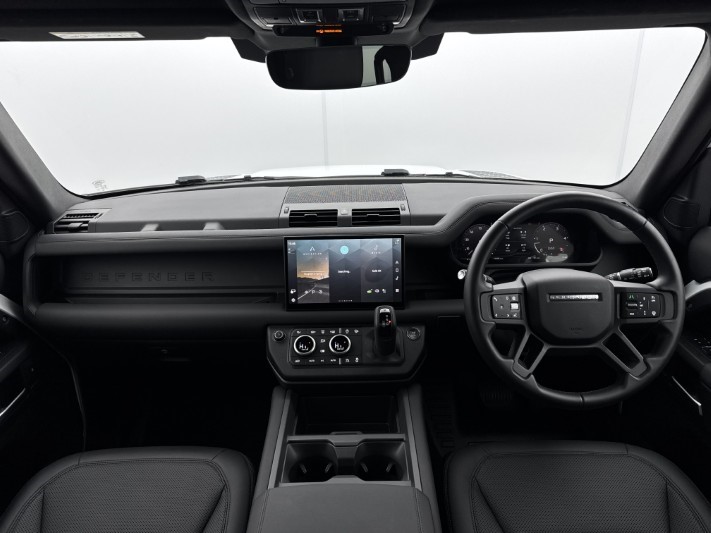 2026 (75) LAND ROVER DEFENDER 3.0 D250 X-Dynamic SE 110 5dr Auto 5939571