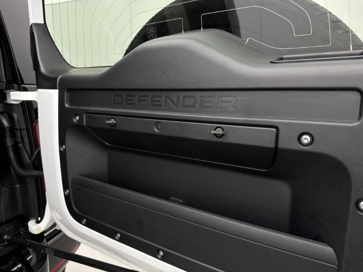 2026 (75) LAND ROVER DEFENDER 3.0 D250 X-Dynamic SE 110 5dr Auto 5939568