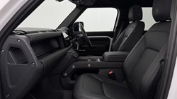 2026 (75) LAND ROVER DEFENDER 3.0 D250 X-Dynamic SE 110 5dr Auto 5939545