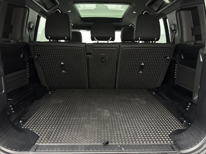 2026 (75) LAND ROVER DEFENDER 3.0 D250 X-Dynamic SE 110 5dr Auto 5939566