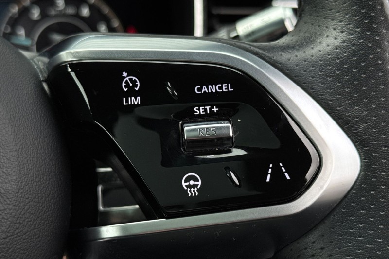 2022 (22) JAGUAR F-PACE 2.0 P400e R-Dynamic Black 5dr Auto AWD 5038903