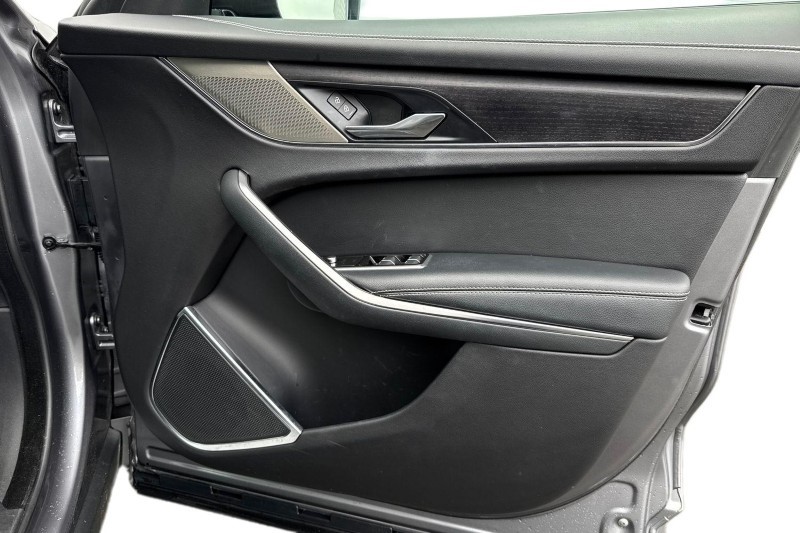 2022 (22) JAGUAR F-PACE 2.0 P400e R-Dynamic Black 5dr Auto AWD 5038897