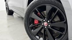 2022 (22) JAGUAR F-PACE 2.0 P400e R-Dynamic Black 5dr Auto AWD 5038916