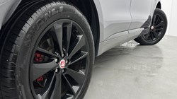 2022 (22) JAGUAR F-PACE 2.0 P400e R-Dynamic Black 5dr Auto AWD 5038920