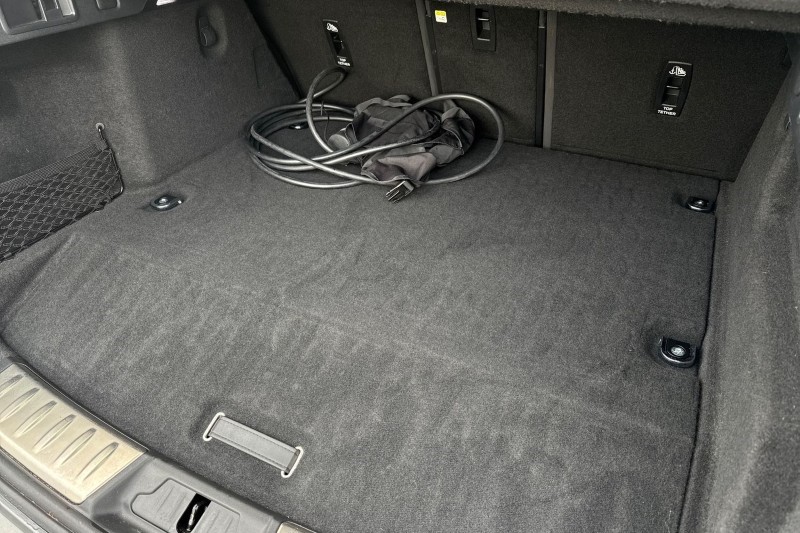 2022 (22) JAGUAR F-PACE 2.0 P400e R-Dynamic Black 5dr Auto AWD 5038911