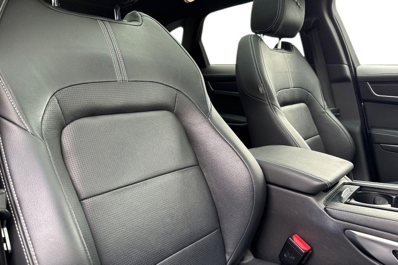 2022 (22) JAGUAR F-PACE 2.0 P400e R-Dynamic Black 5dr Auto AWD 5038901