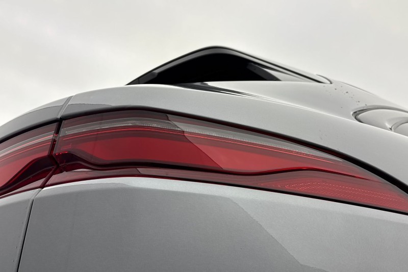 2022 (22) JAGUAR F-PACE 2.0 P400e R-Dynamic Black 5dr Auto AWD 5038919