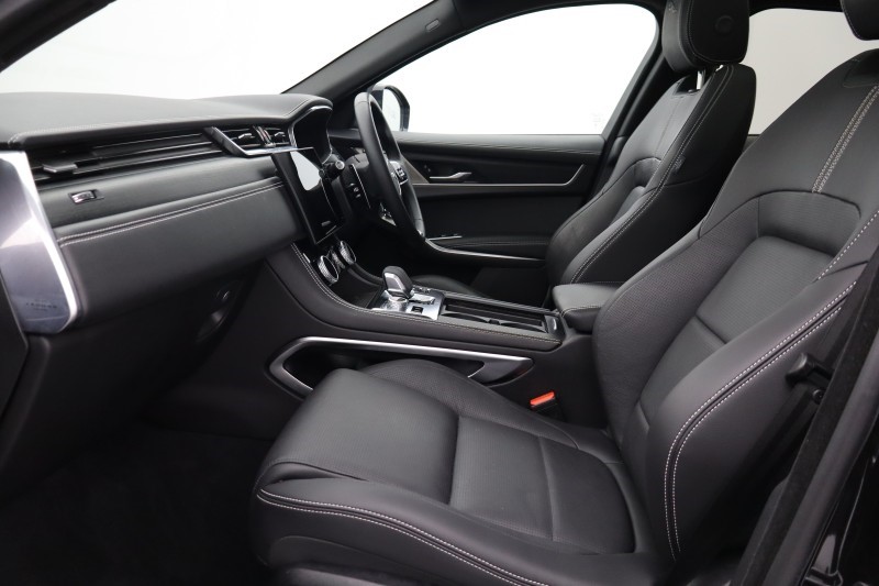 2024 (24) JAGUAR F-PACE 2.0 D200 R-Dynamic SE Black 5dr Auto AWD 5287019
