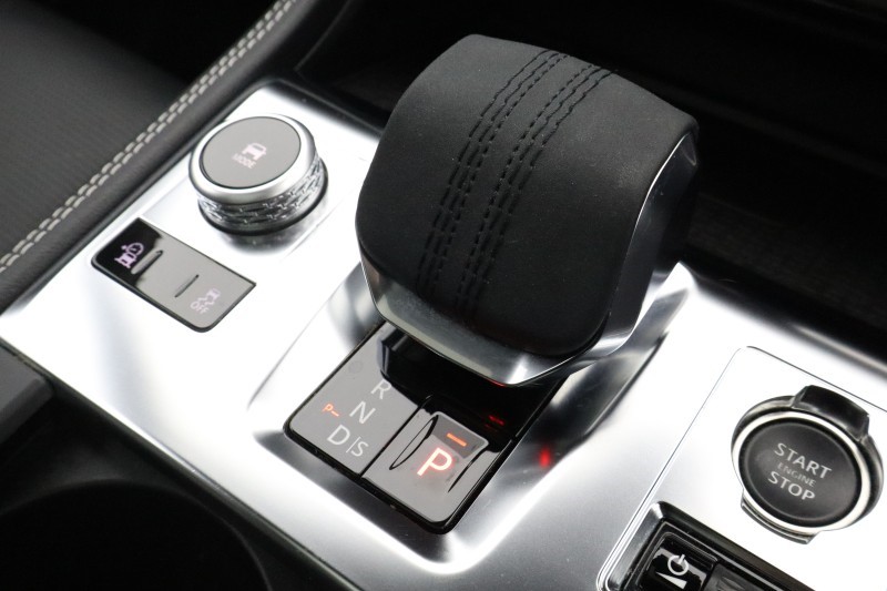 2024 (24) JAGUAR F-PACE 2.0 D200 R-Dynamic SE Black 5dr Auto AWD 5287052