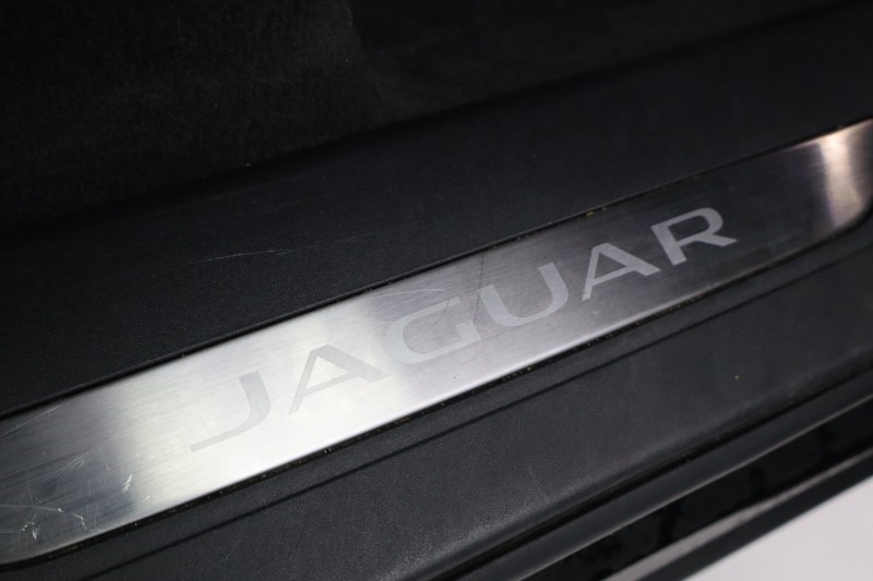 2024 (24) JAGUAR F-PACE 2.0 D200 R-Dynamic SE Black 5dr Auto AWD 5287037