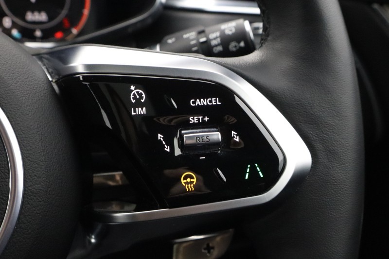 2024 (24) JAGUAR F-PACE 2.0 D200 R-Dynamic SE Black 5dr Auto AWD 5287050