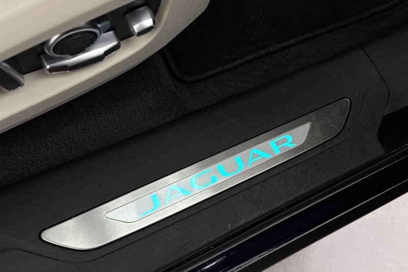 2024 (74) JAGUAR F-PACE 2.0 P400e R-Dynamic HSE Black 90th Anniv 5dr Auto 5044063