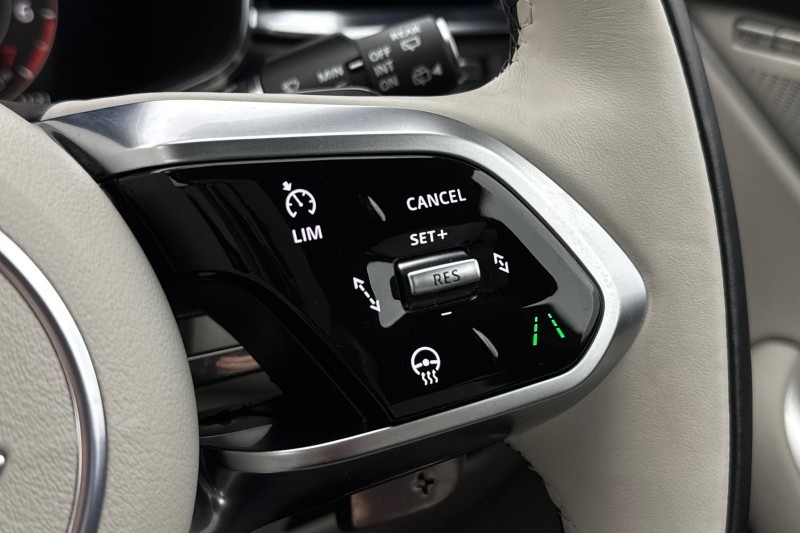 2024 (74) JAGUAR F-PACE 2.0 P400e R-Dynamic HSE Black 90th Anniv 5dr Auto 5044054