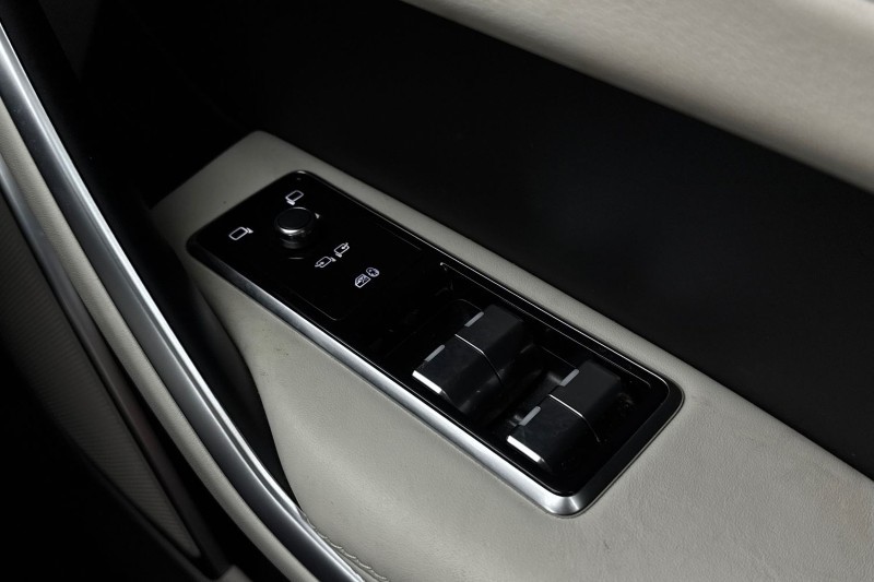 2024 (74) JAGUAR F-PACE 2.0 P400e R-Dynamic HSE Black 90th Anniv 5dr Auto 5044049