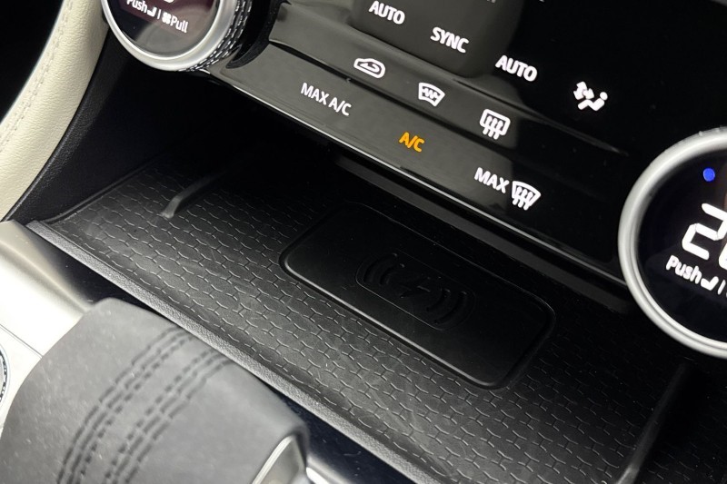 2024 (74) JAGUAR F-PACE 2.0 P400e R-Dynamic HSE Black 90th Anniv 5dr Auto 5044061