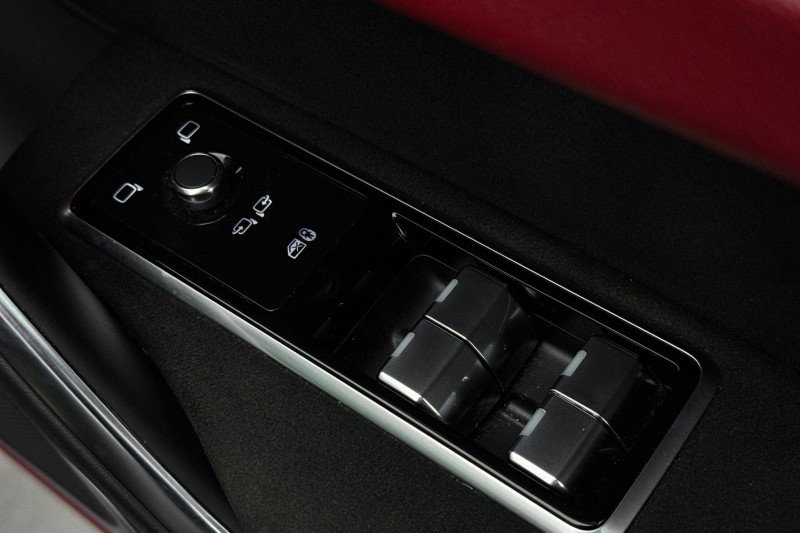 2022 (22) JAGUAR F-PACE 5.0 V8 550 SVR 5dr Auto AWD 5046397