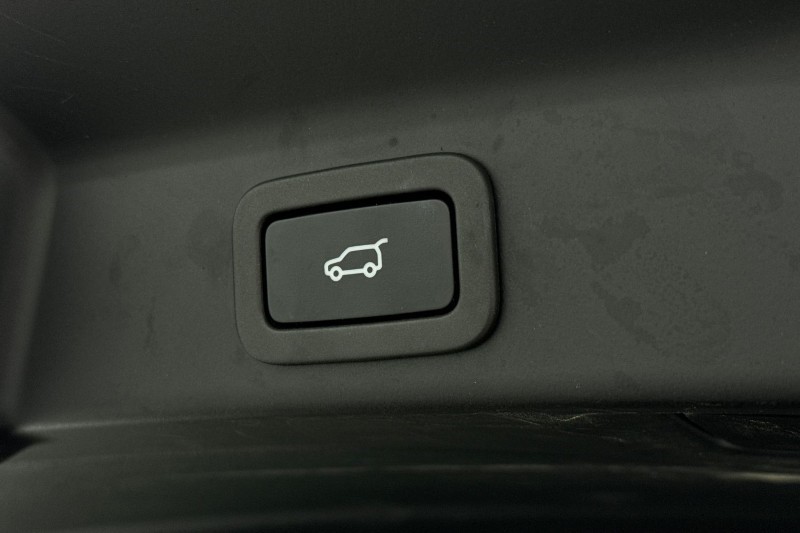 2022 (22) JAGUAR F-PACE 5.0 V8 550 SVR 5dr Auto AWD 5046412