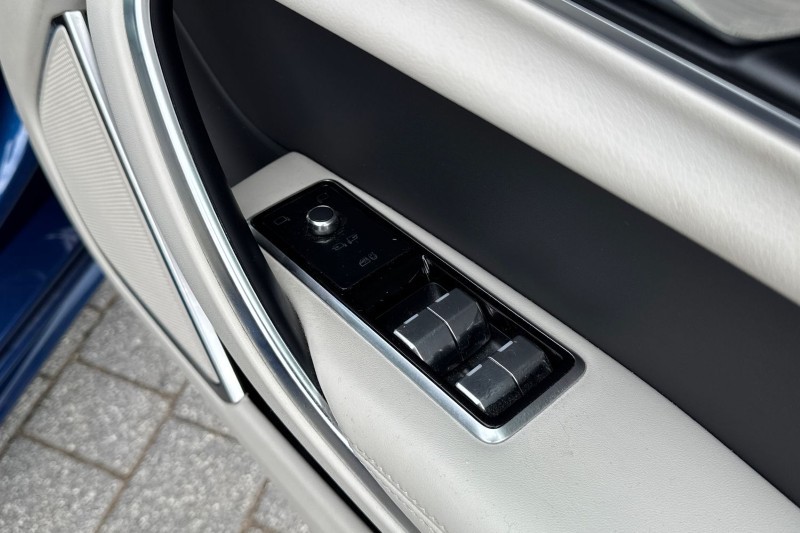 2023 (23) JAGUAR XF 2.0 D200 R-Dynamic HSE 5dr Auto 5460298