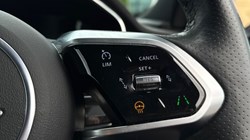 2023 (23) JAGUAR XF 2.0 D200 R-Dynamic HSE 5dr Auto 5460303