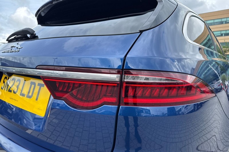 2023 (23) JAGUAR XF 2.0 D200 R-Dynamic HSE 5dr Auto 5460321