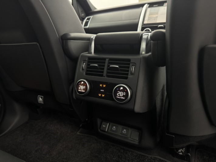 2026 (75) LAND ROVER DISCOVERY 3.0 D350 Metropolitan Edition 5dr Auto 5933955