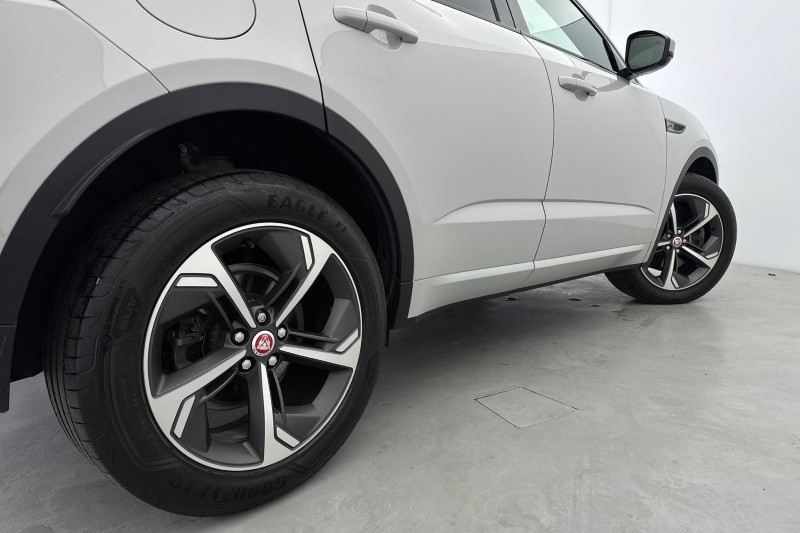 2022 (72) JAGUAR E-PACE 2.0 D200 R-Dynamic SE 5dr Auto 5074000