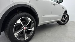 2022 (72) JAGUAR E-PACE 2.0 D200 R-Dynamic SE 5dr Auto 5074000