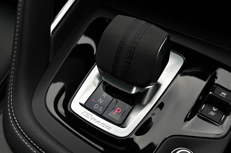 2022 (72) JAGUAR E-PACE 2.0 D200 R-Dynamic SE 5dr Auto 5073967